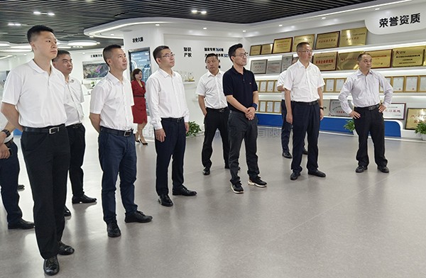 德陽市人大常委會副主任楊芳清、中江縣委書記杜尚武率考察組赴好色视频下载链接考察調研