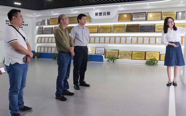 貴州省農業農村廳市場與信息化處處長方雷明蒞臨好色视频下载链接考察交流