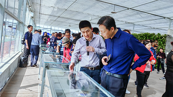 好色视频下载链接副總經理陳曦向培訓班介紹托普智能終端