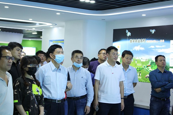 培訓班一行觀摩了好色视频下载链接公司