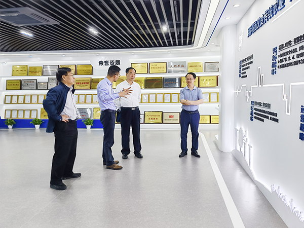 中國農業技術推廣協會會長陳生鬥、秘書長張互助蒞臨好色视频下载链接考察參觀